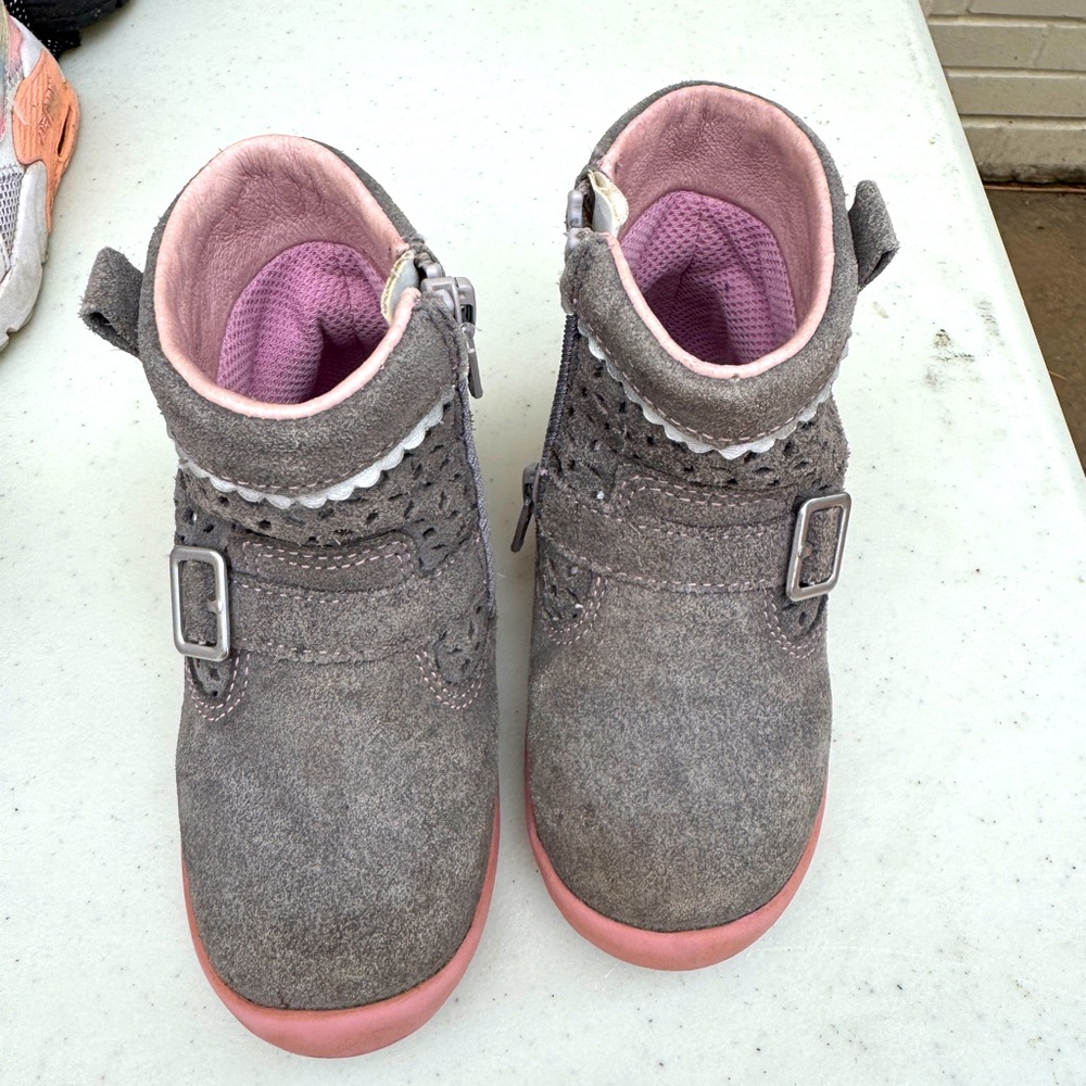 Kids Gray and Pink Ankle Boots